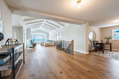 144 Lakeside Dr, Grimsby - Grimsby Beach image-0-4