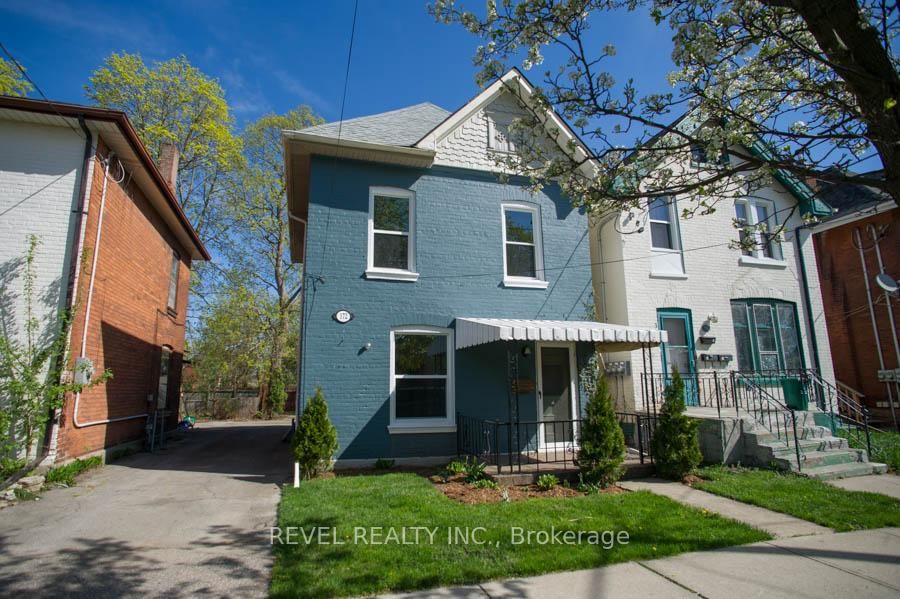 Detached House for sale at 172 Sheridan Street, Brantford, N3S 4P8 - MLS: X12117213