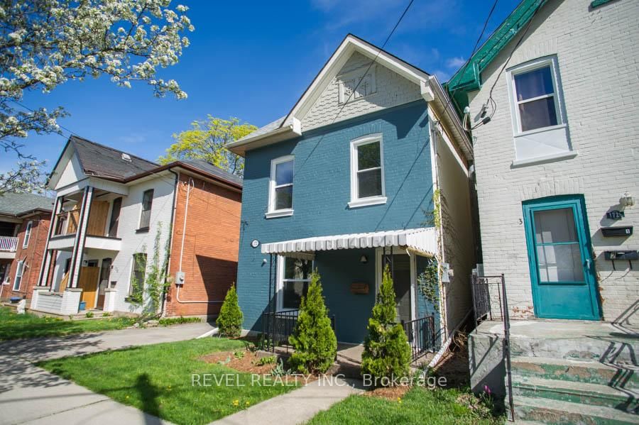 Detached House for sale at 172 Sheridan Street, Brantford, N3S 4P8 - MLS: X12117213