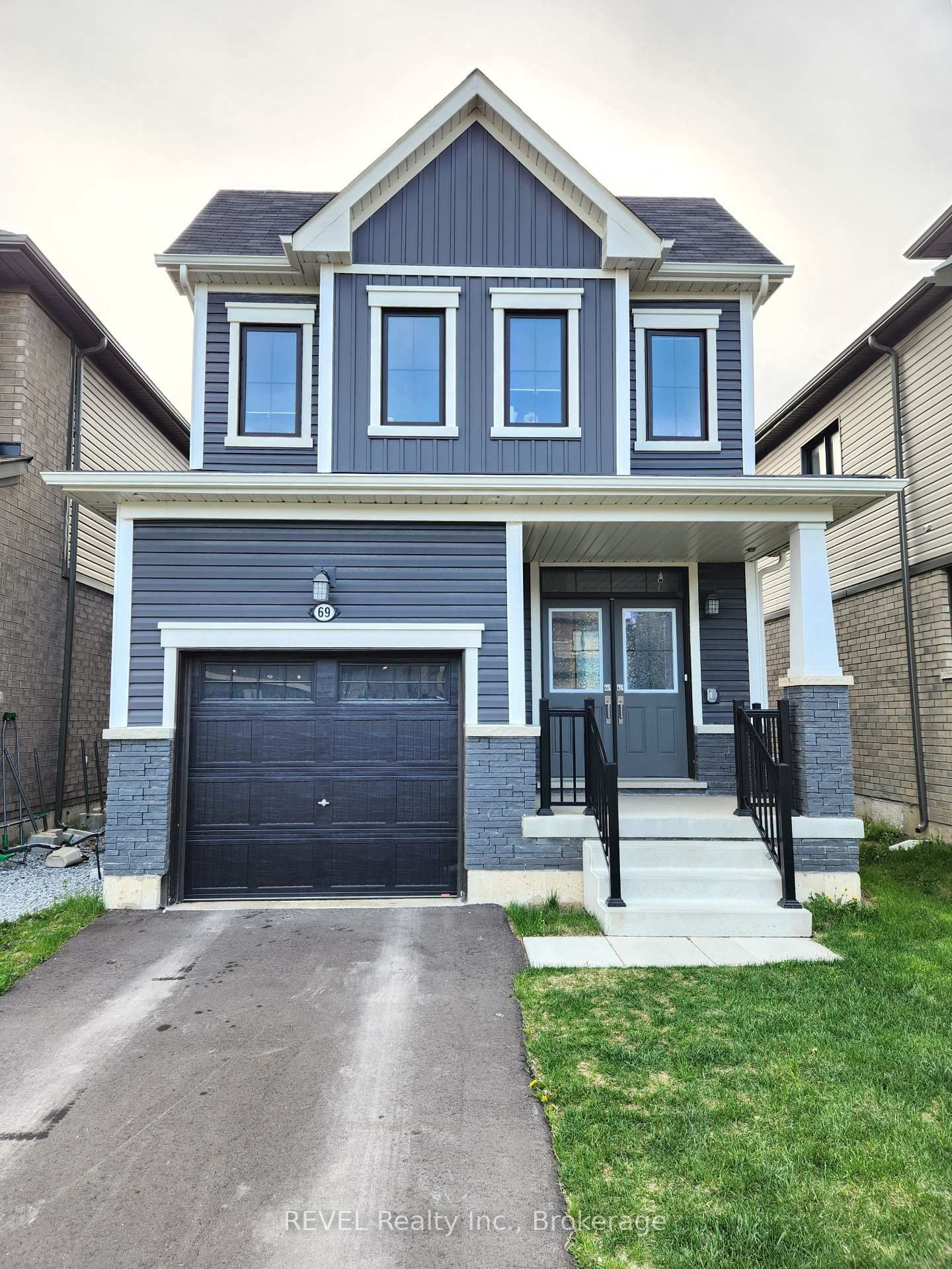 Detached House for lease at 69 Concord Drive, Thorold, Rolling Meadows, L2V 0K8 - MLS: X12117381