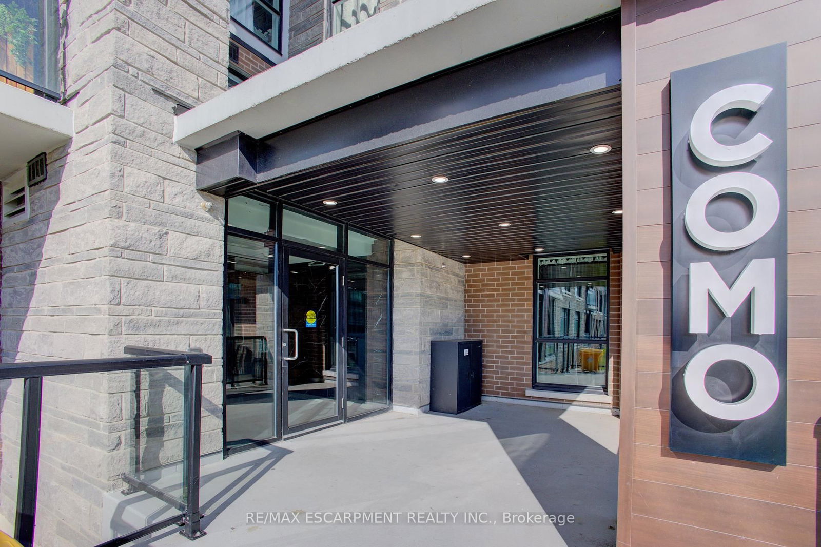 Condo for lease at 421-600 North Service Road, Hamilton, Stoney Creek, L8E 0L2 - MLS: X12117468