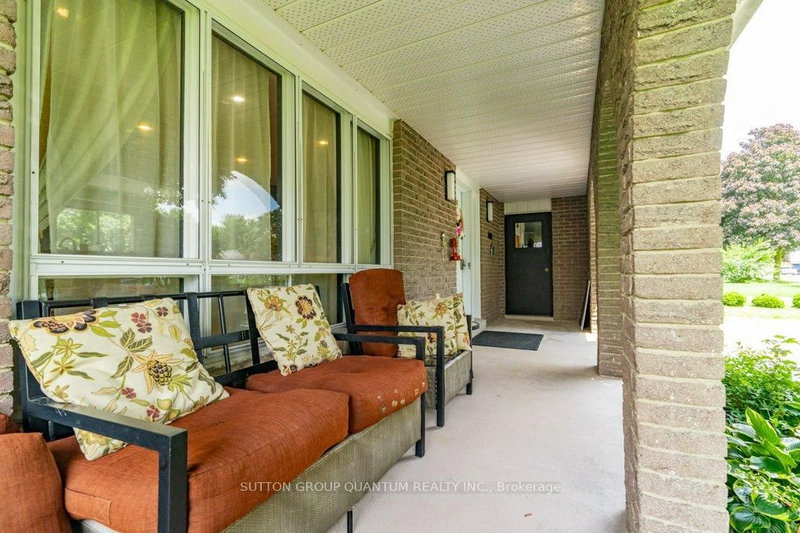 18 Spruyt Ave, East Luther Grand Valley, L9W 5X4 | Image 2