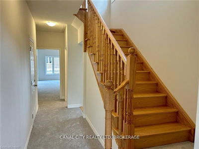 121 BAKER St, Thorold - Thorold Downtown image-0-1