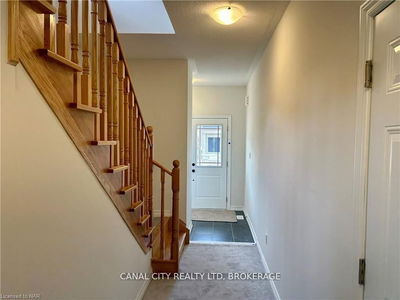 121 BAKER St, Thorold - Thorold Downtown image-0-2