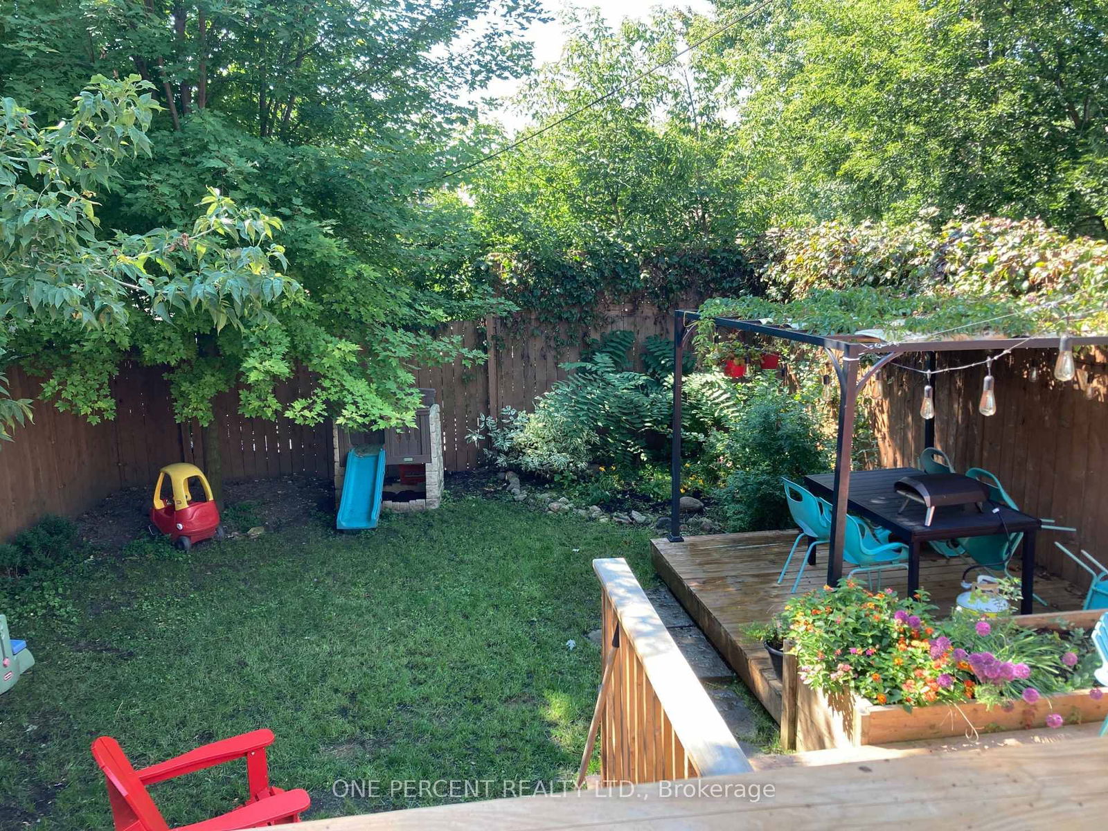 Detached House for sale at 266 Bradley Avenue, Ottawa, Vanier, K1L 7E9 - MLS: X12118058
