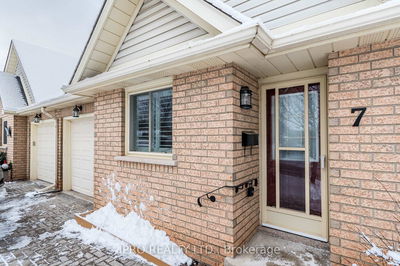 Unit 7 — 165 Main St, Grimsby - Grimsby East image-0-1