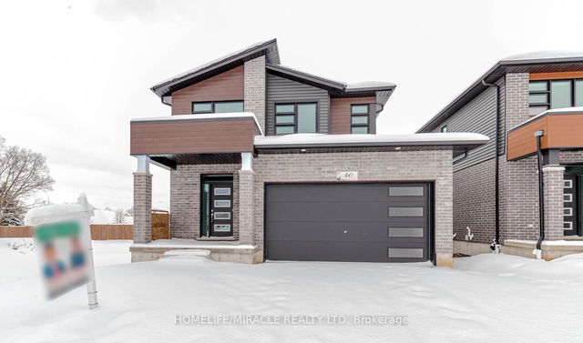 40 Moon Crescent