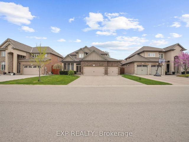 6718 Richard Crescent
