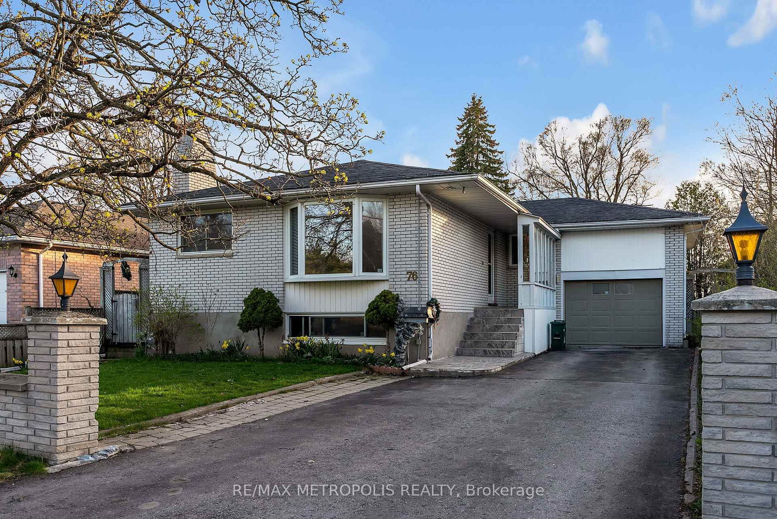 Detached House for sale at 76 Gilbert Street, Belleville, Belleville Ward, K8P 3H2 - MLS: X12118372