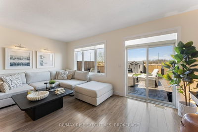125 Simurda Crt, Loyalist - Amherstview image-0-4