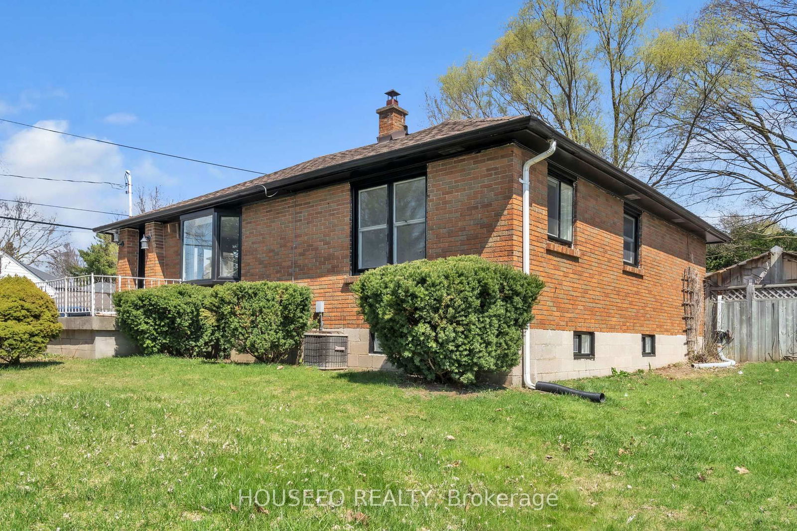 Detached House for sale at 1224 Hamilton Road, London East, East P, N5W 1B2 - MLS: X12118672