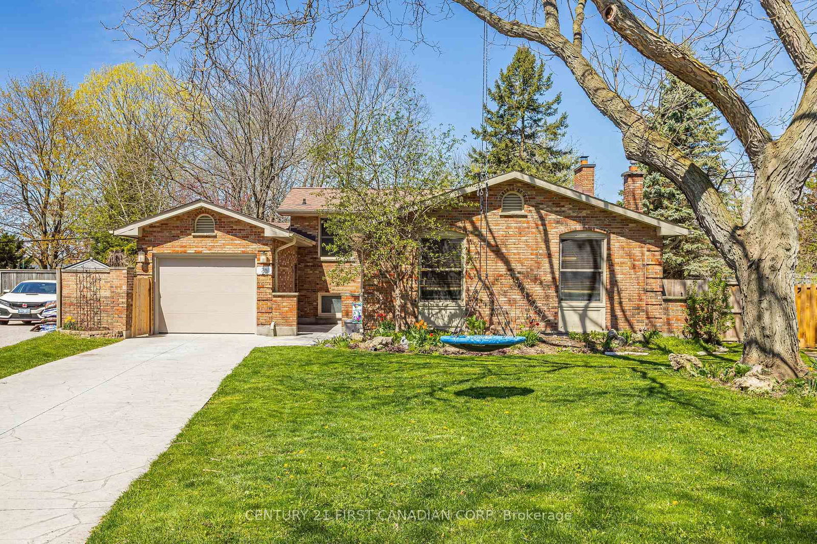Detached House for sale at 24 Gatineau Crescent, London South, South K, N6K 2Z7 - MLS: X12118714