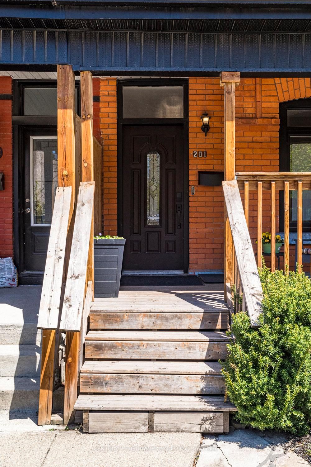 Townhouse for sale at 201 Jackson Street, Hamilton, Corktown, L8N 1L7 - MLS: X12118740