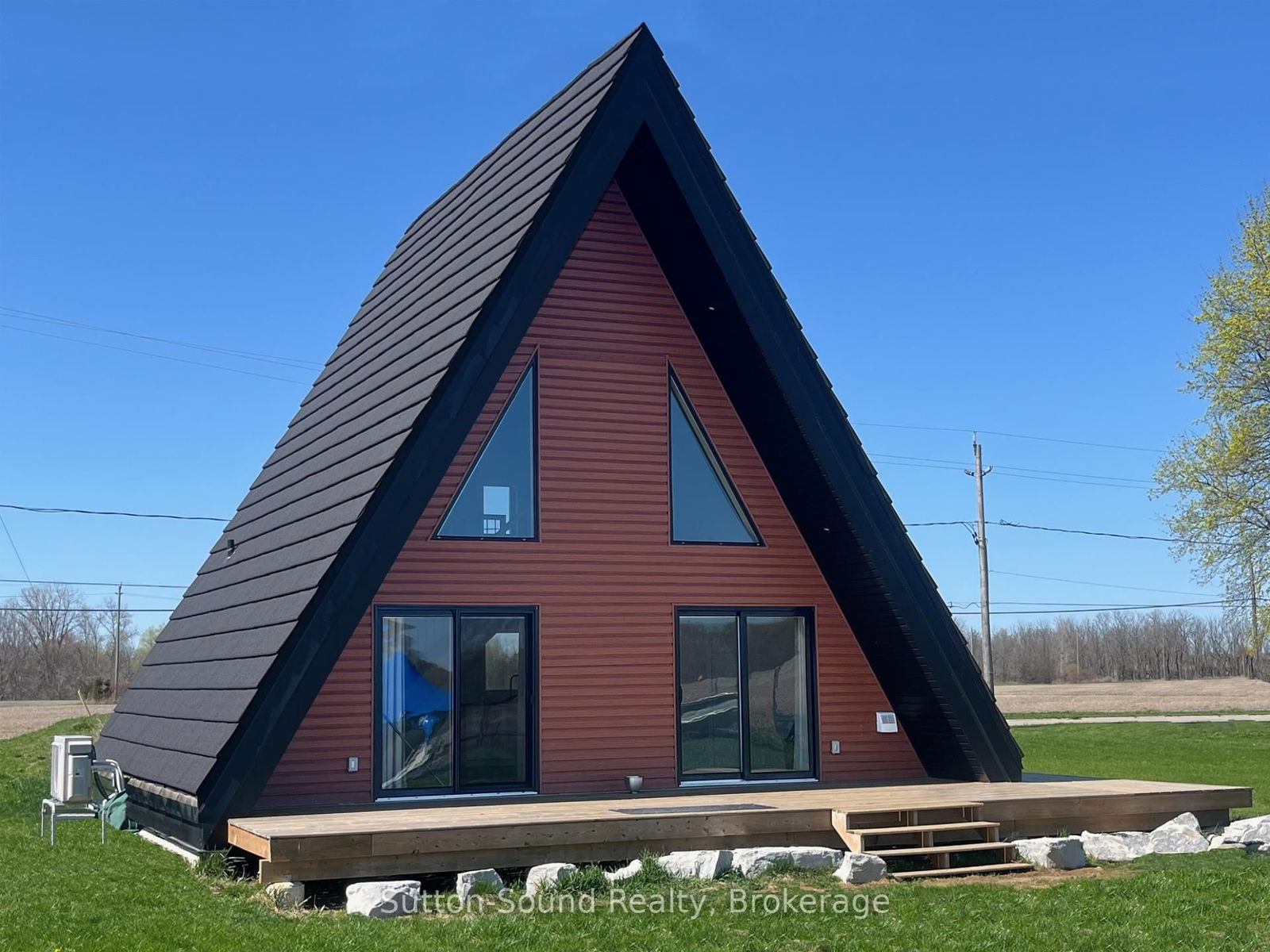 Detached House for sale at 18 Queen Street, Norfolk, St. Williams, N0E 1P0 - MLS: X12118811