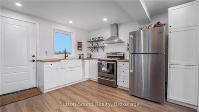 18 Queen St, Norfolk - St. Williams image-0-2