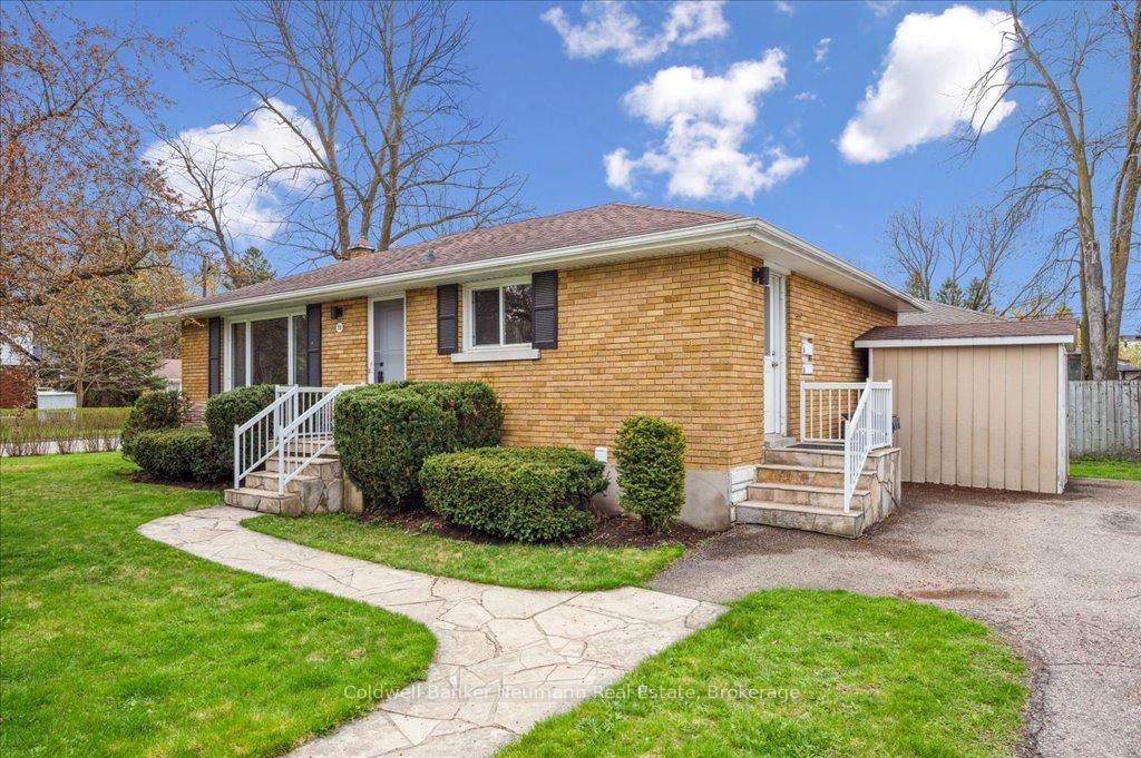 Detached House for sale at 70 Freeman Avenue, Guelph, Riverside Park, N1H 4T3 - MLS: X12118874