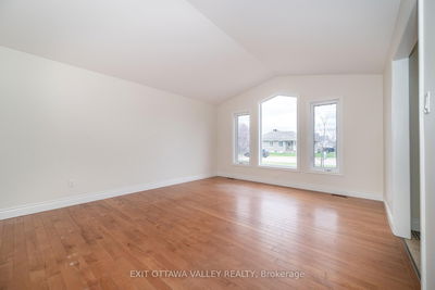 2059 Sandstone Cres, Petawawa - Petawawa image-0-2