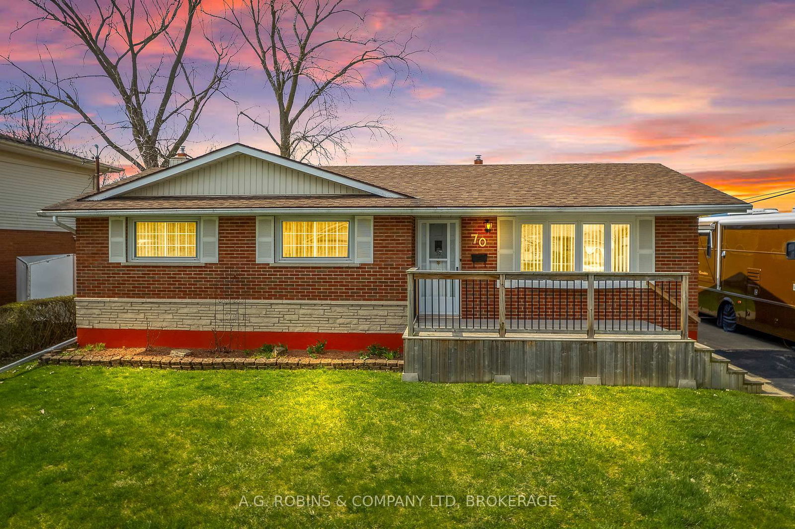 Detached House for sale at 70 Radford Avenue, Fort Erie, Lakeshore, L2A 5H8 - MLS: X12118912