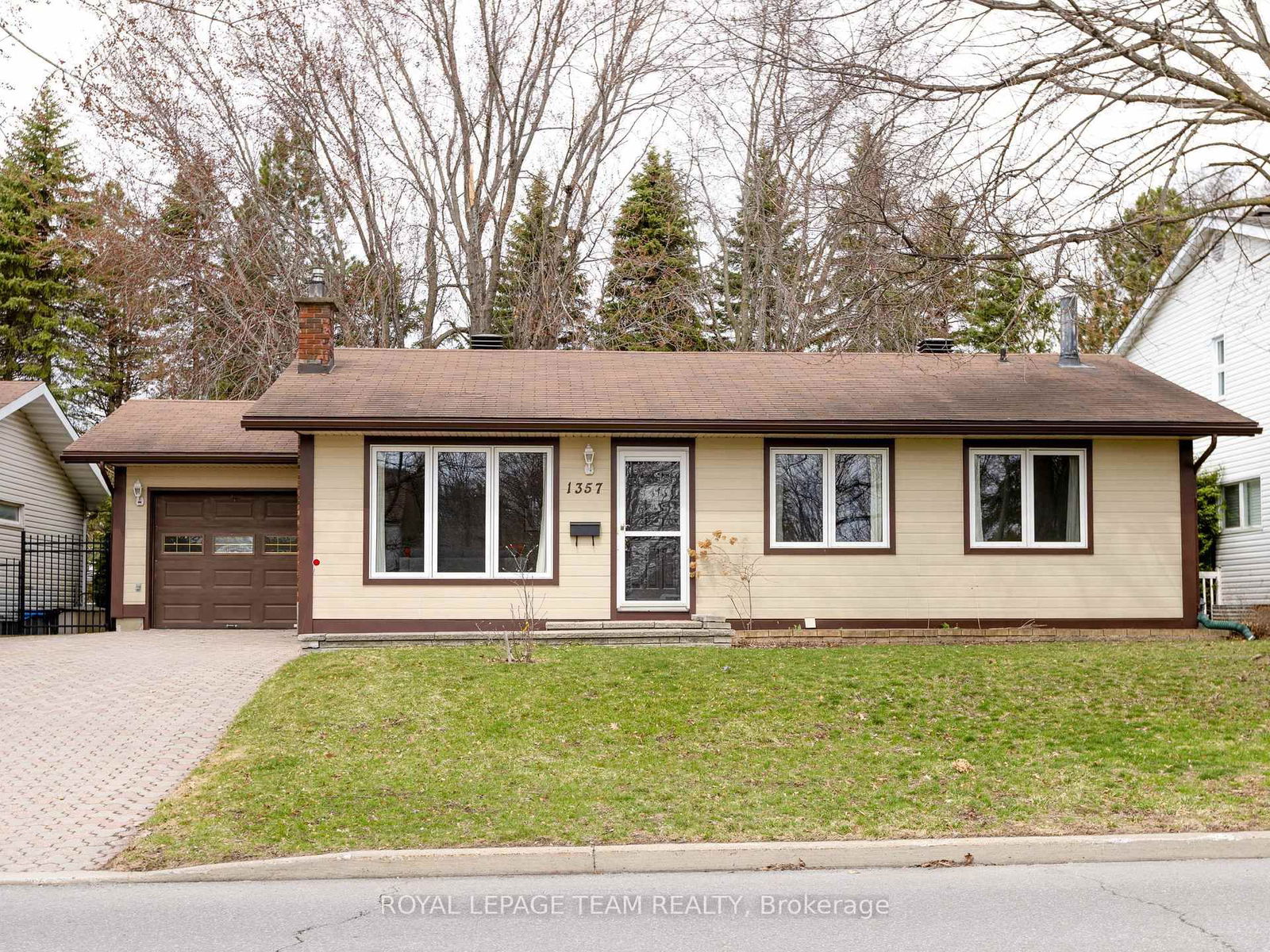 Detached House for sale at 1357 Plumber Avenue, Ottawa, Carson Meadows, K1K 4B2 - MLS: X12118946