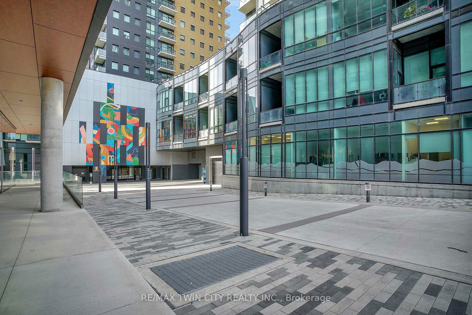 Condo for sale at 1008-100 Garment Street, Kitchener, N2G 0C8 - MLS: X12118966