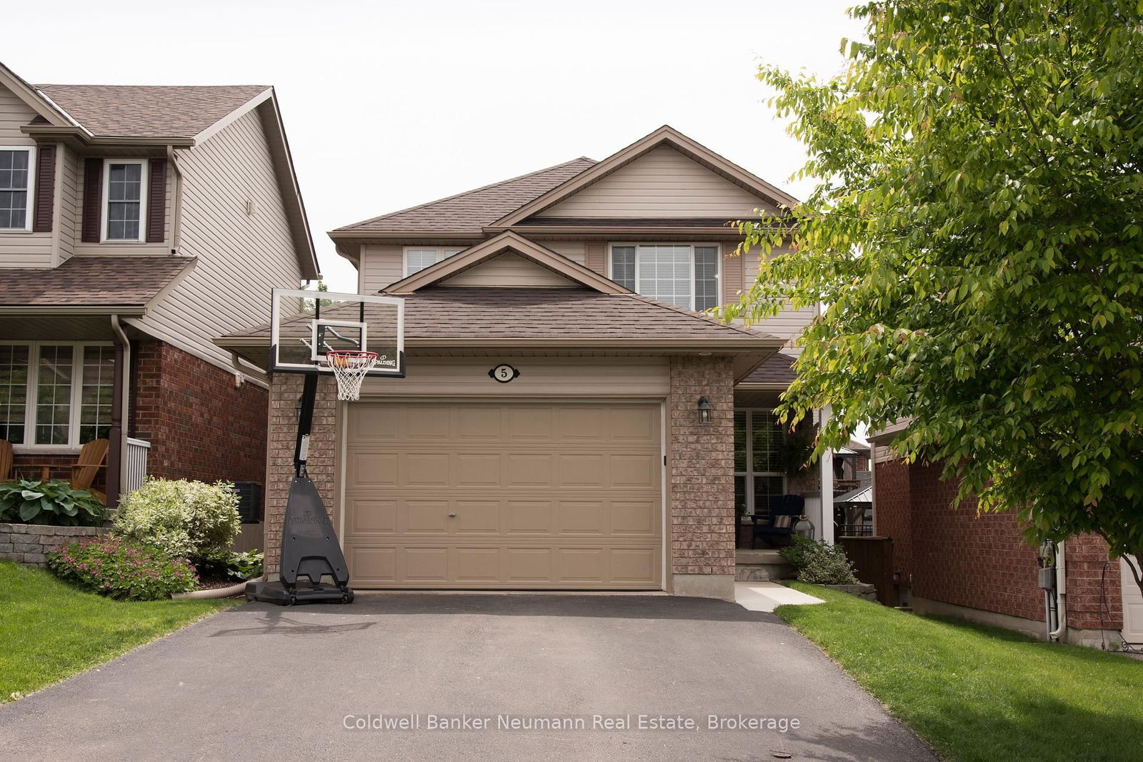 Detached House for sale at 5 Valleyhaven Lane, Guelph, Grange Road, N1E 0A3 - MLS: X12119054