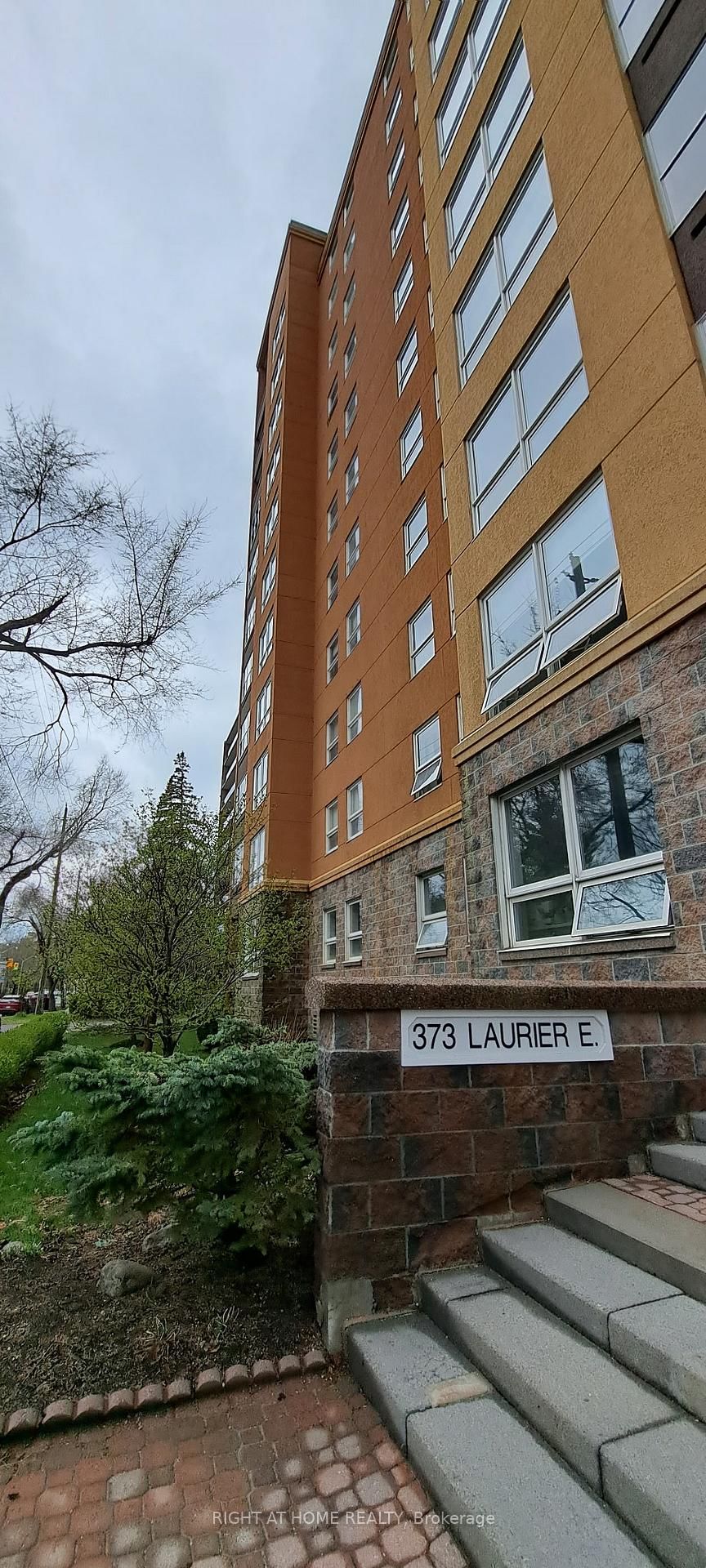 Condo sold at 401-373 Laurier Avenue, Ottawa, Sandy Hill, K1N 8X6 - MLS: X12119247