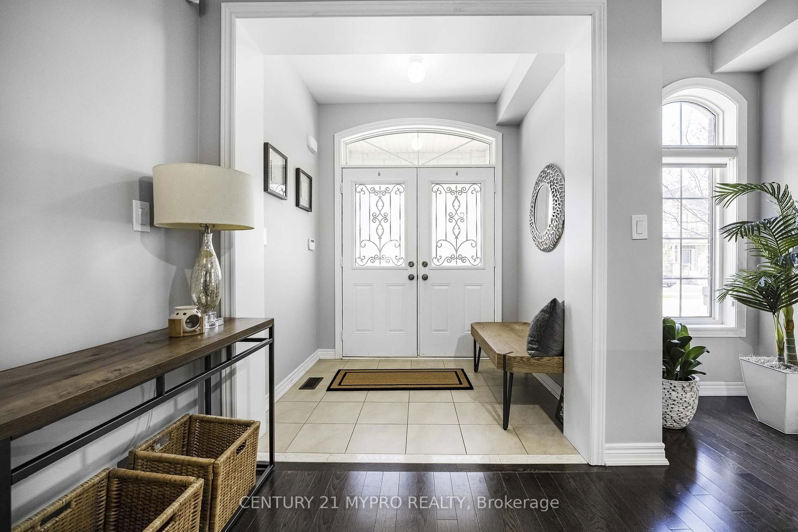 Detached House for sale at 19 Mcknight Avenue, Hamilton, Waterdown, L8B 0R5 - MLS: X12119296