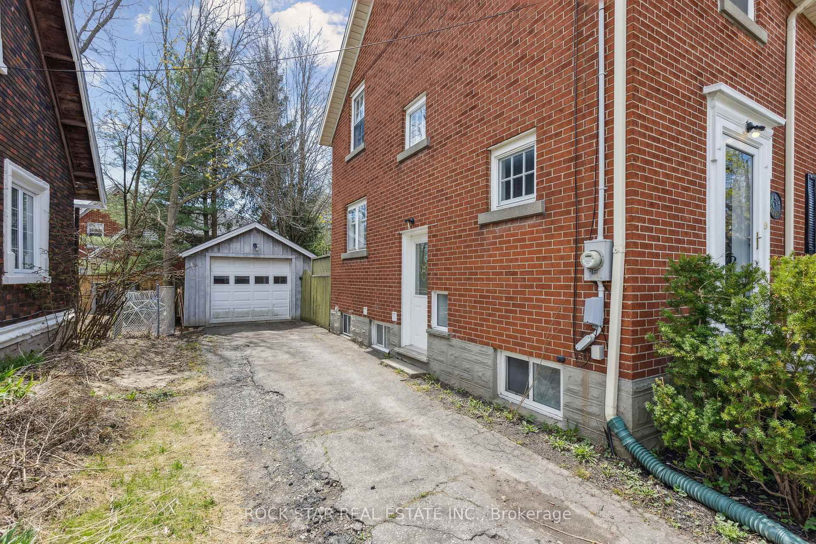 Detached House for sale at 127 Krug Street, Kitchener, N2H 2Y1 - MLS: X12119334