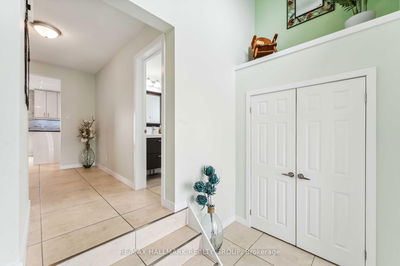 1465 Michaelsem St, Orleans - Chateauneuf image-0-3