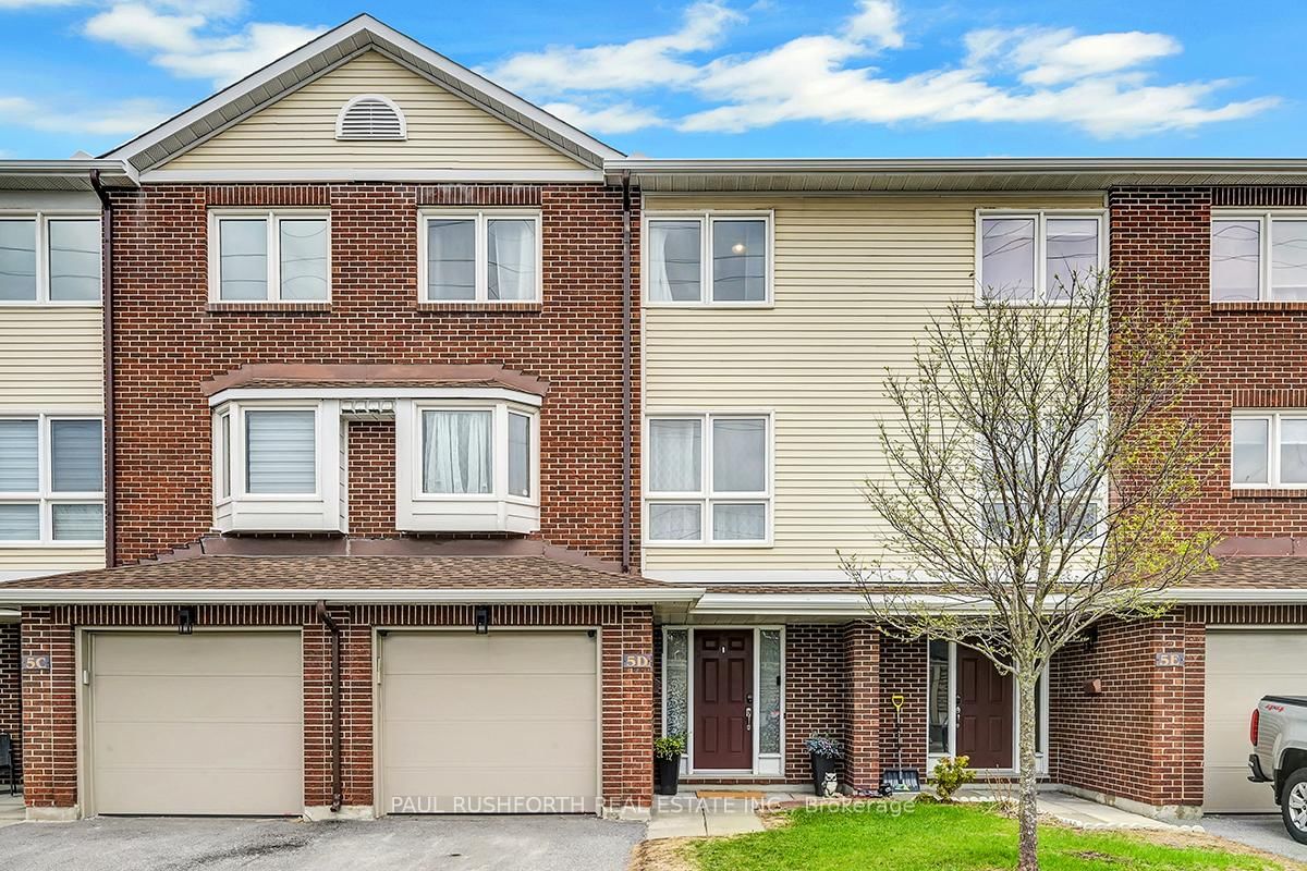 Townhouse for sale at D-5 Crestlea Crescent, Ottawa, Tanglewood, K2G 4N1 - MLS: X12119404