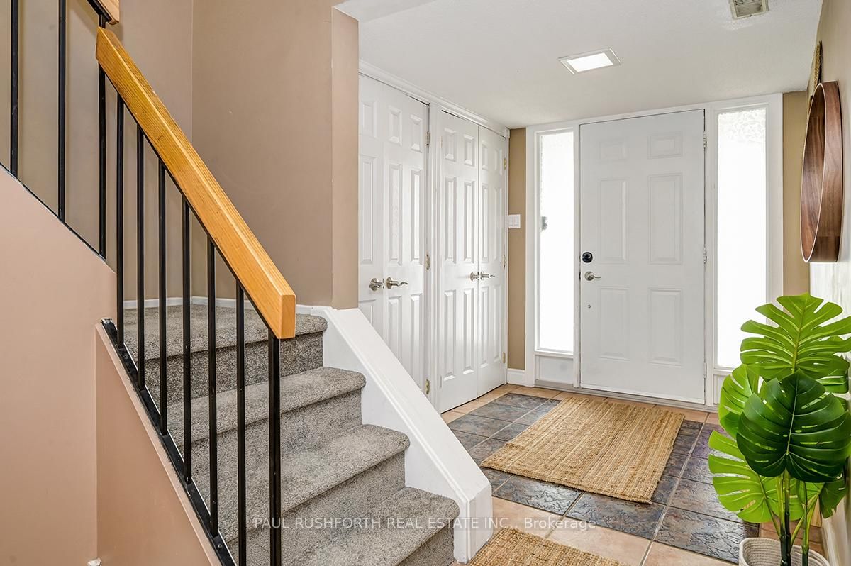 Townhouse for sale at D-5 Crestlea Crescent, Ottawa, Tanglewood, K2G 4N1 - MLS: X12119404