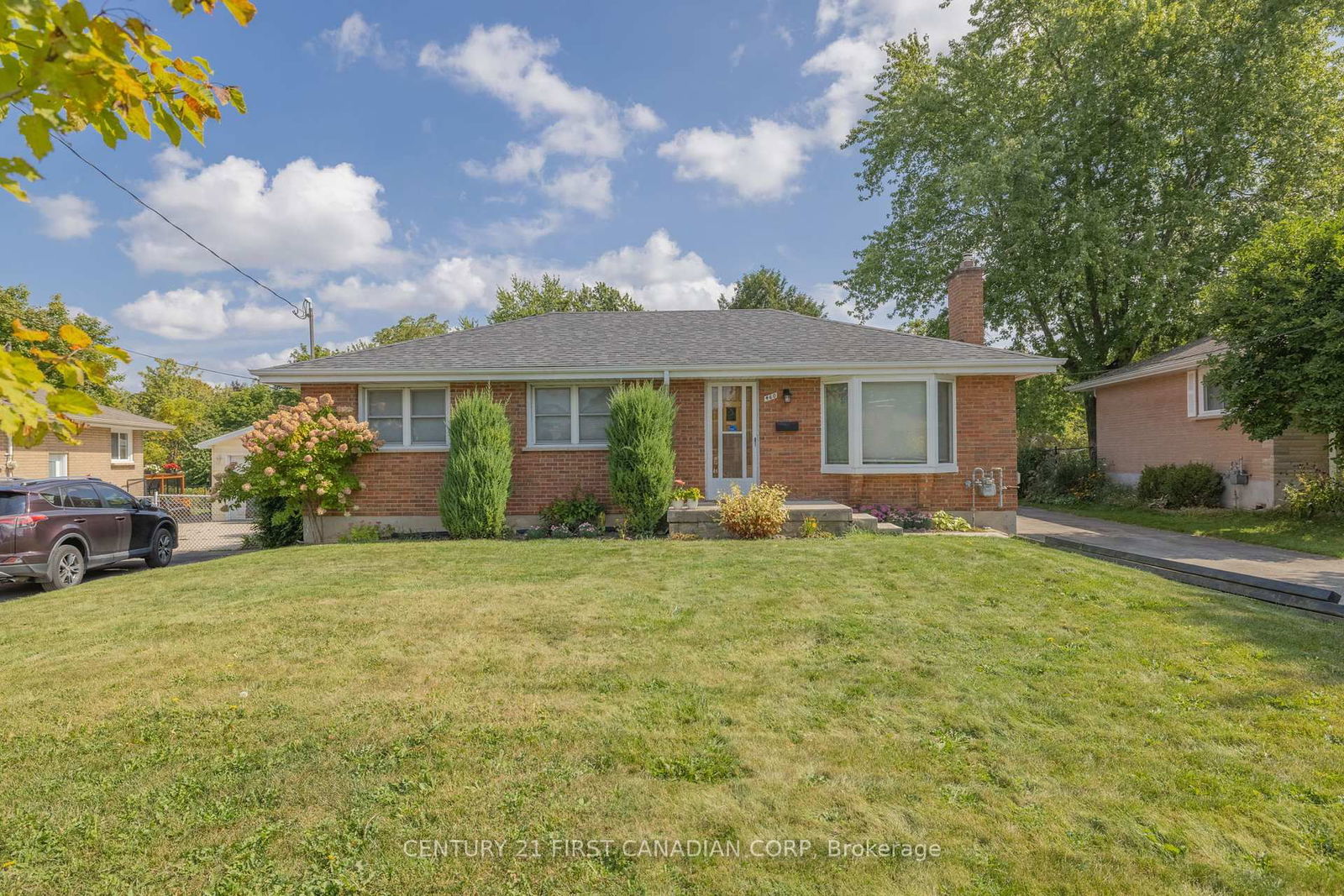 Detached House for sale at 460 Beachwood Avenue, London South, South D, N6J 3K1 - MLS: X12119536