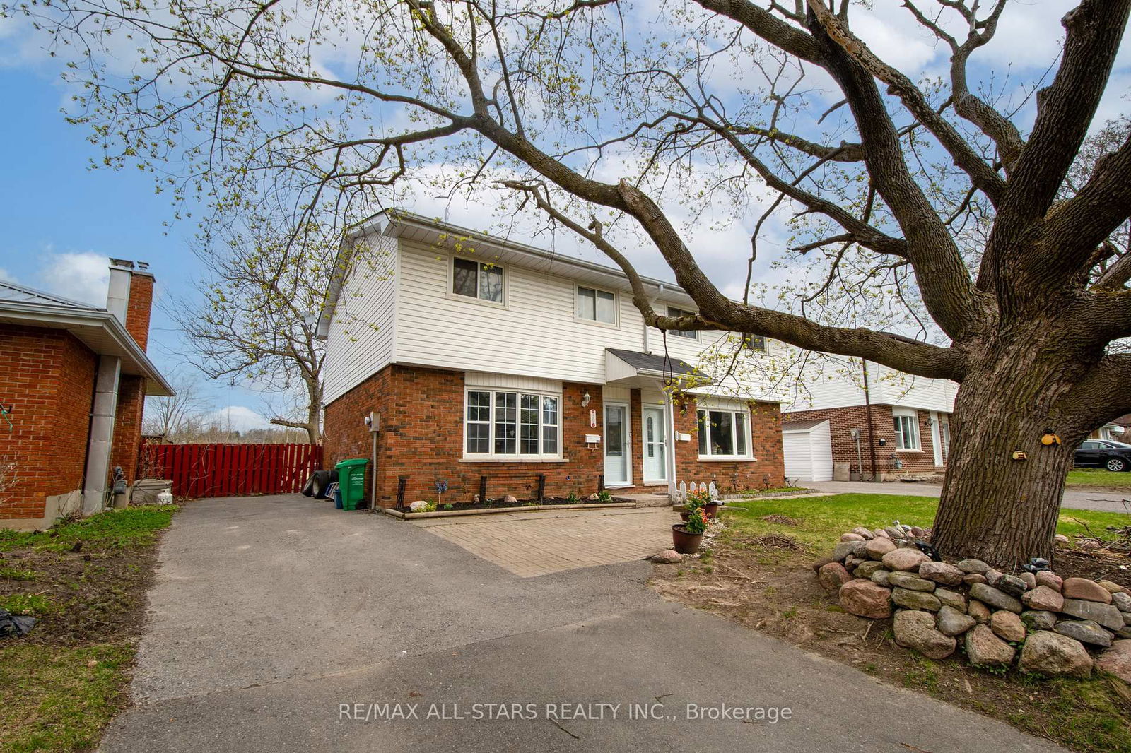 Semi-Detached House sold at 39A Springbrook Drive, Peterborough West, 2 Central, K9J 1L3 - MLS: X12119617