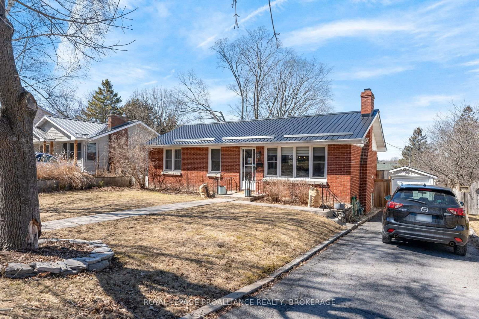 Detached House for sale at 170 Indian Road, Kingston, West of Sir John A. Blvd, K7M 1T4 - MLS: X12119643