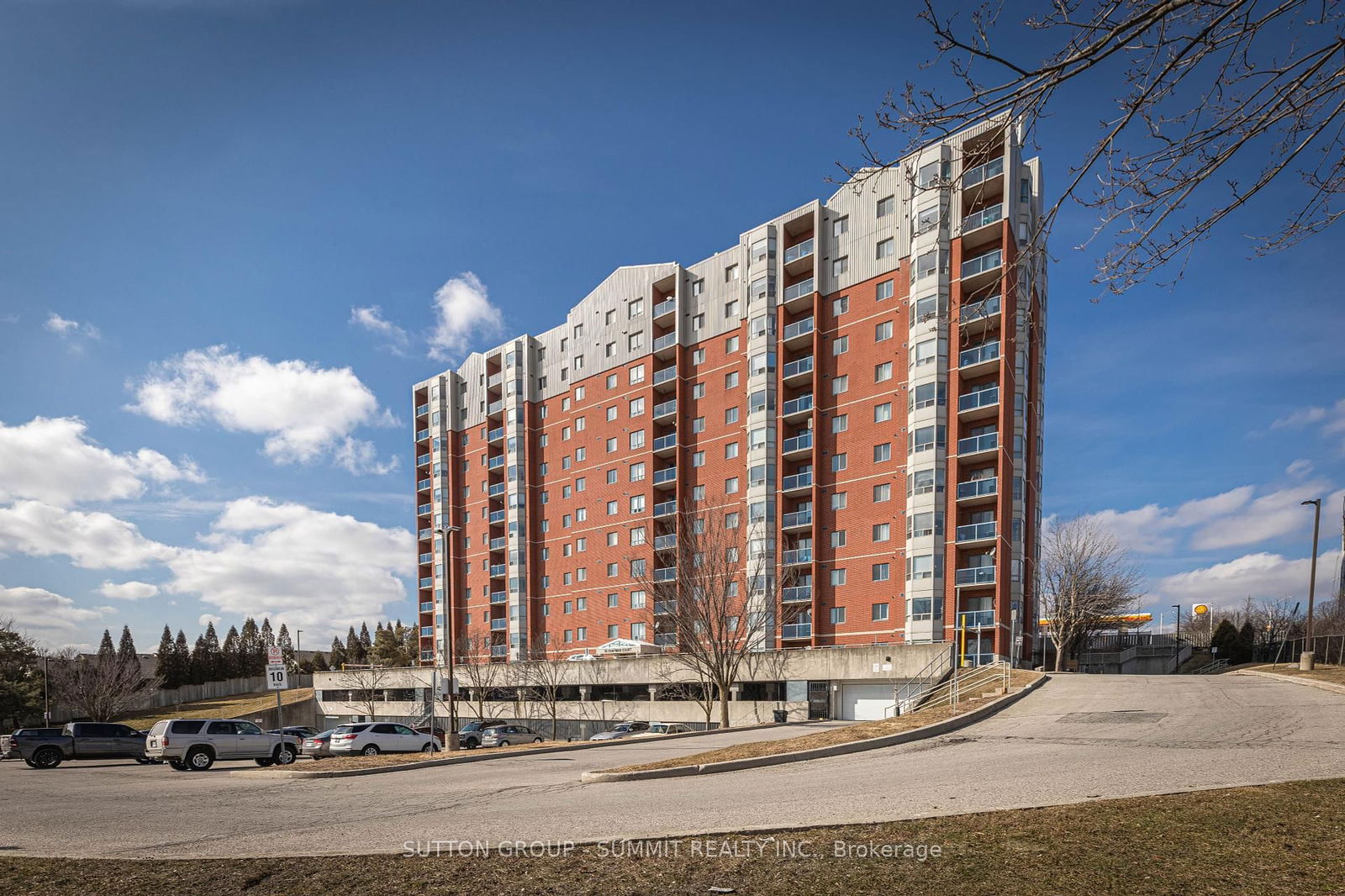 Condo for sale at 806-30 Chapman Court, London North, North I, N6G 4Y4 - MLS: X12119705