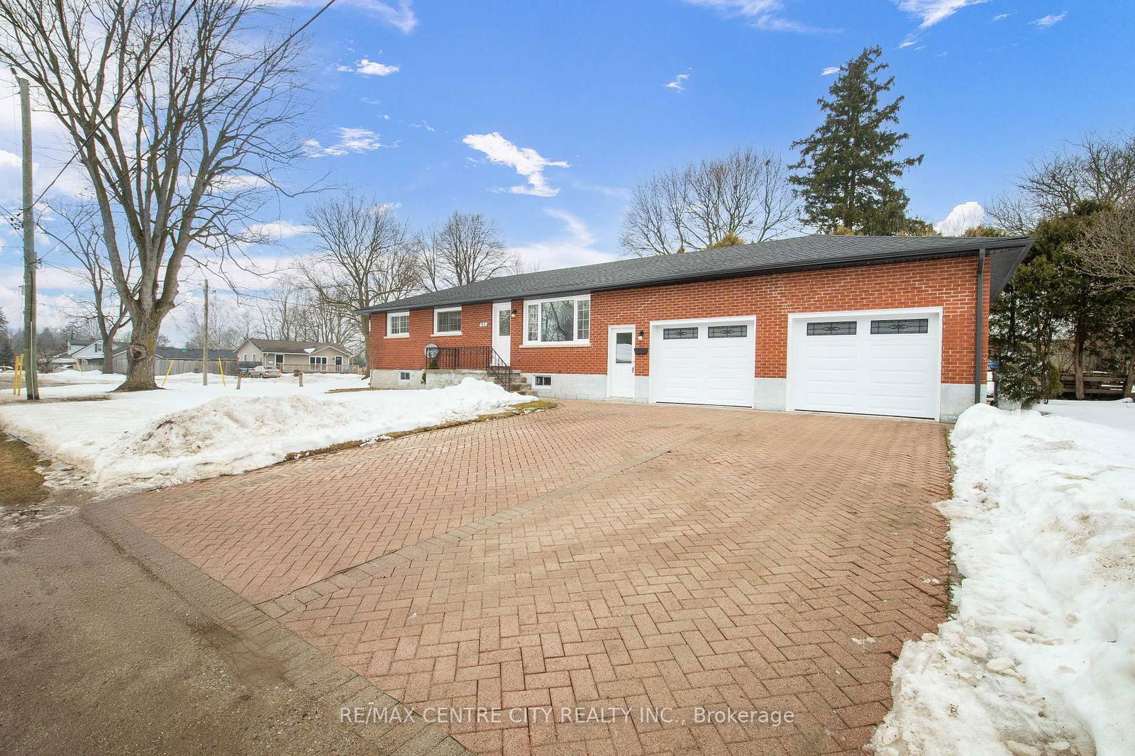 Detached House for sale at 91 Milliner Street, Strathroy-Caradoc, SW, N7G 2Z5 - MLS: X12119738