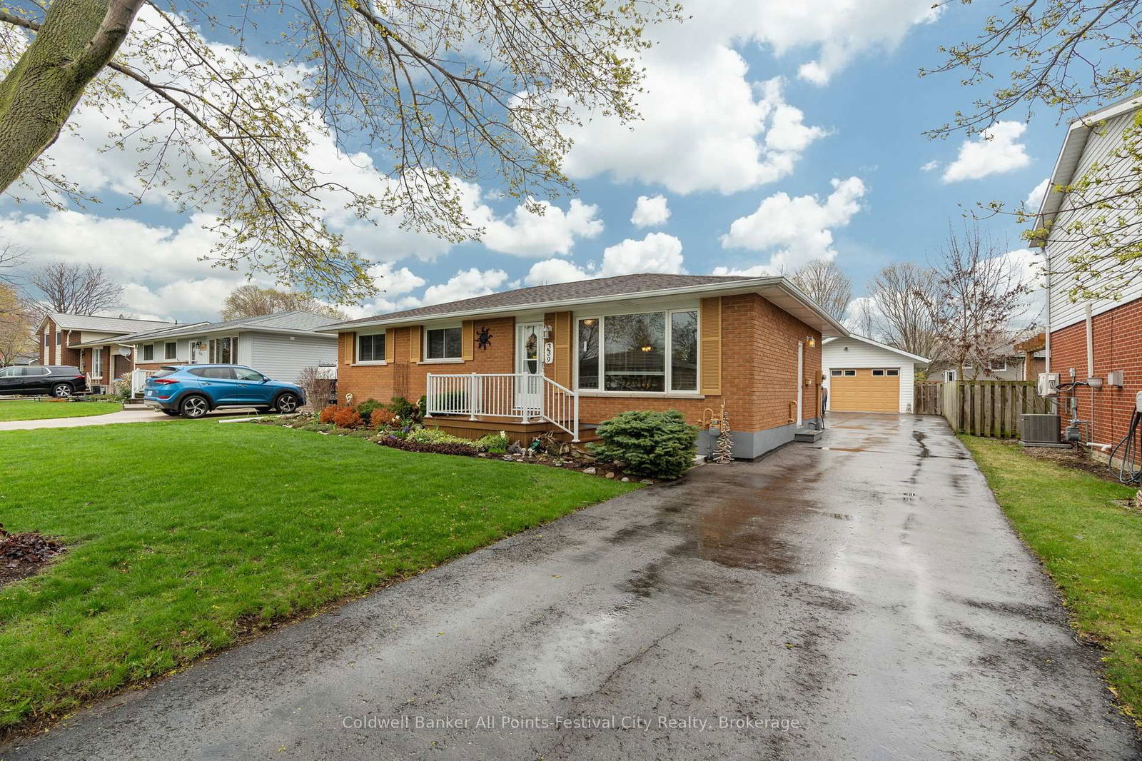 Detached House for sale at 339 Suncoast Drive, Goderich, Goderich (Town), N7A 4E2 - MLS: X12119760