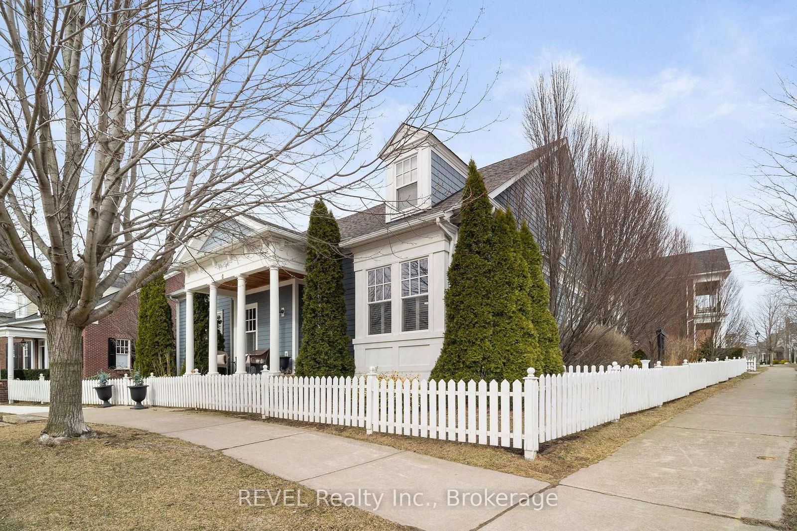 Detached House for sale at 58 Garrison Village Drive, Niagara-on-the-Lake, Town, L0S 1J0 - MLS: X12119876