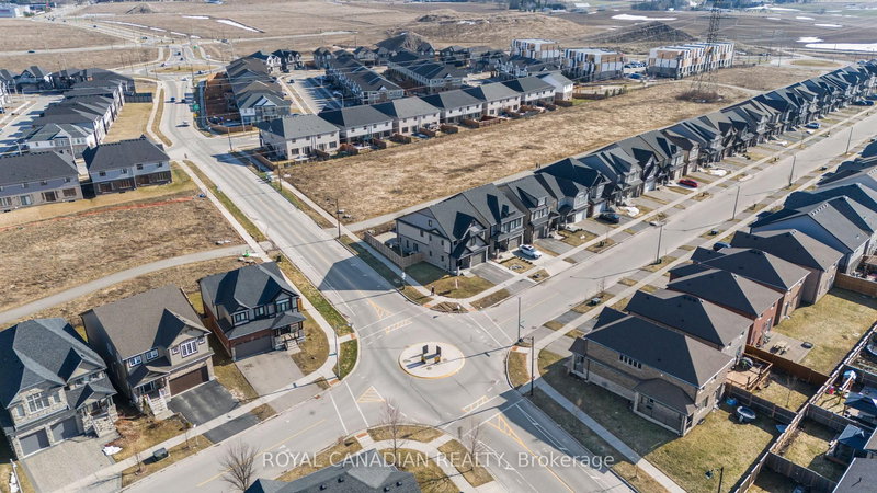 Upper - 301 Buttonbush St, Waterloo, N2V 0B2 | Image 2