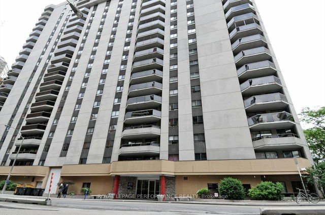1904 - 470 Laurier Avenue