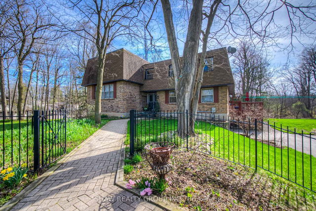 7 Squire Court