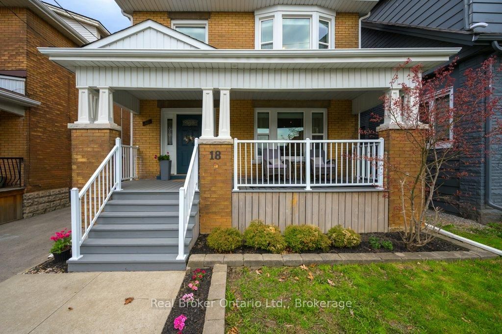 Detached House for sale at 18 Kensington Avenue, Hamilton, Crown Point, L8L 7M9 - MLS: X12120276