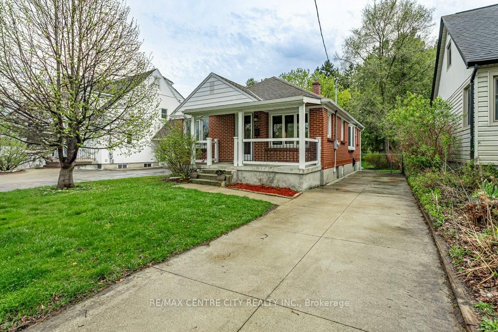 Detached House for sale at 627 Wallace Street, London, East C, N5Y 3R8 - MLS: X12120289