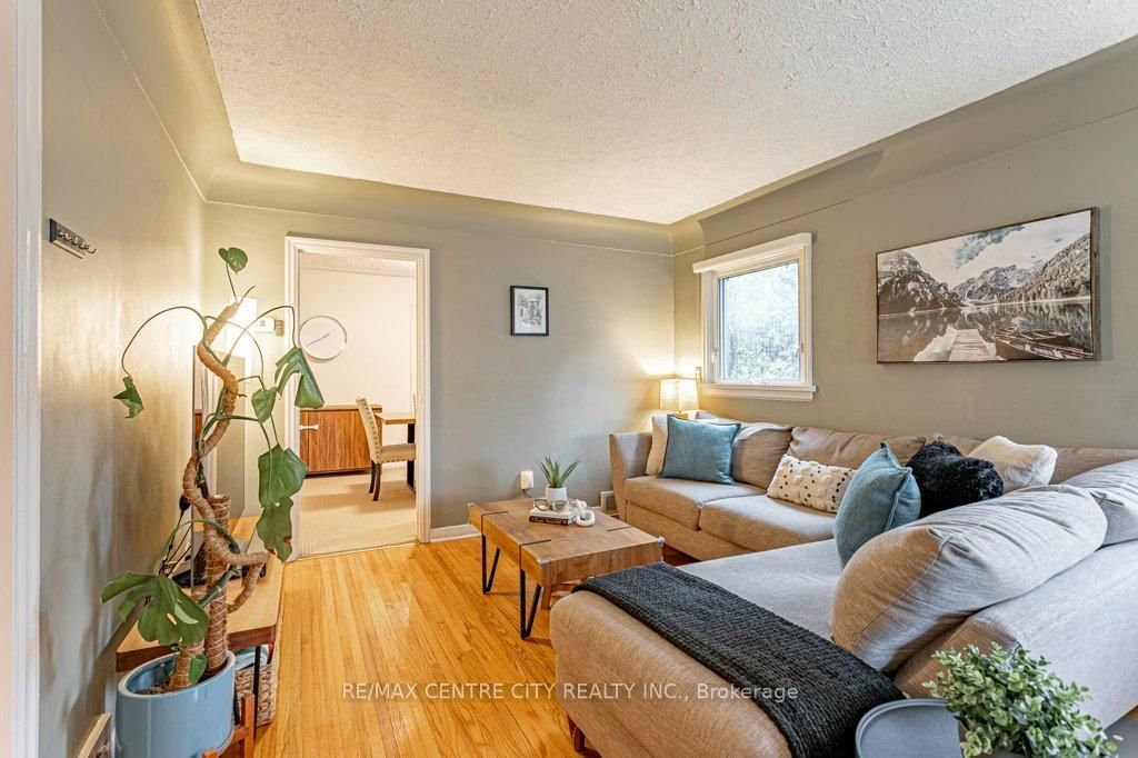 Detached House for sale at 627 Wallace Street, London, East C, N5Y 3R8 - MLS: X12120289