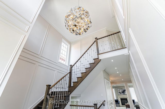 8 Macbean Crescent