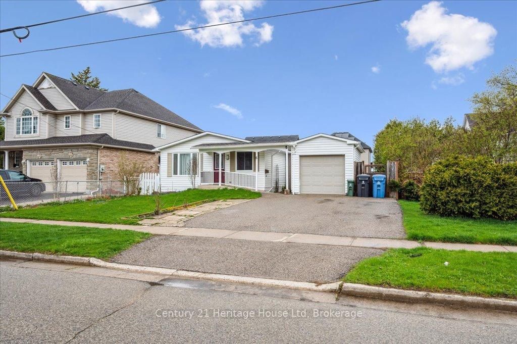 Detached House for sale at 6 Ferndale Avenue, Guelph, Victoria North, N1E 1B4 - MLS: X12120449