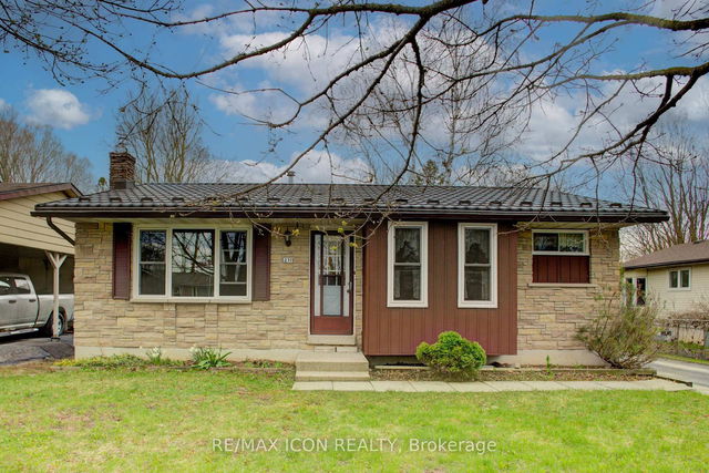 271 Forest Glen Crescent