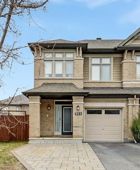 552 Stargazer Crescent
