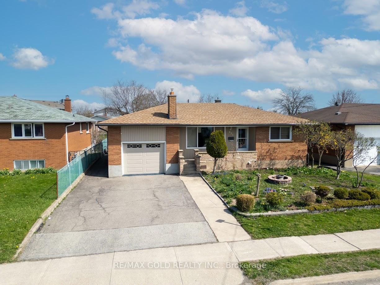 Detached House for sale at 621 Lincoln Street, Welland, L3B 4R2 - MLS: X12120677