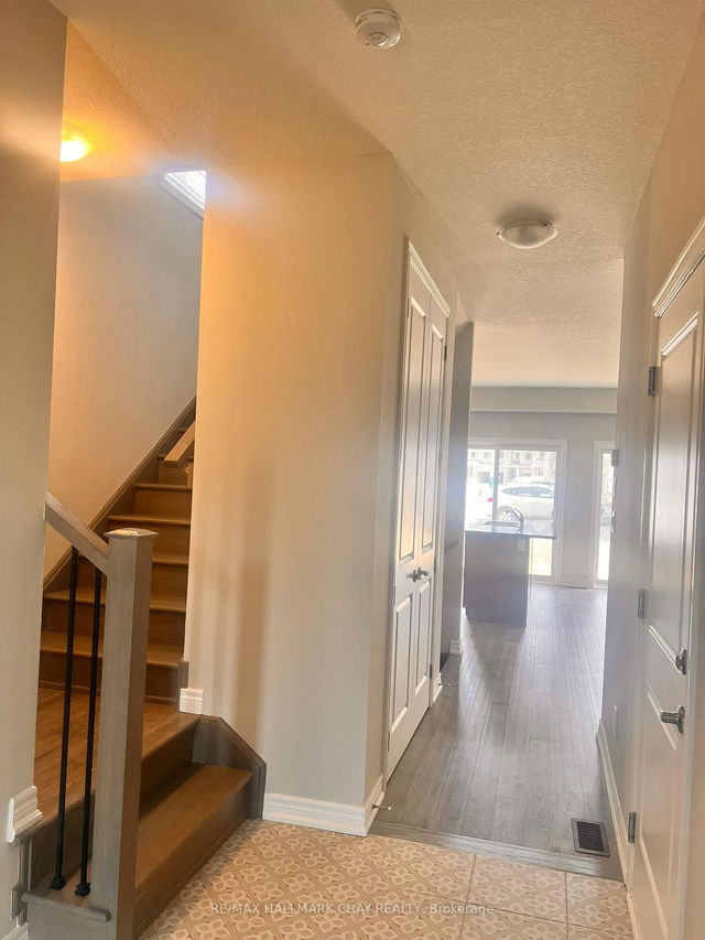 94 Aquasanta Crescent